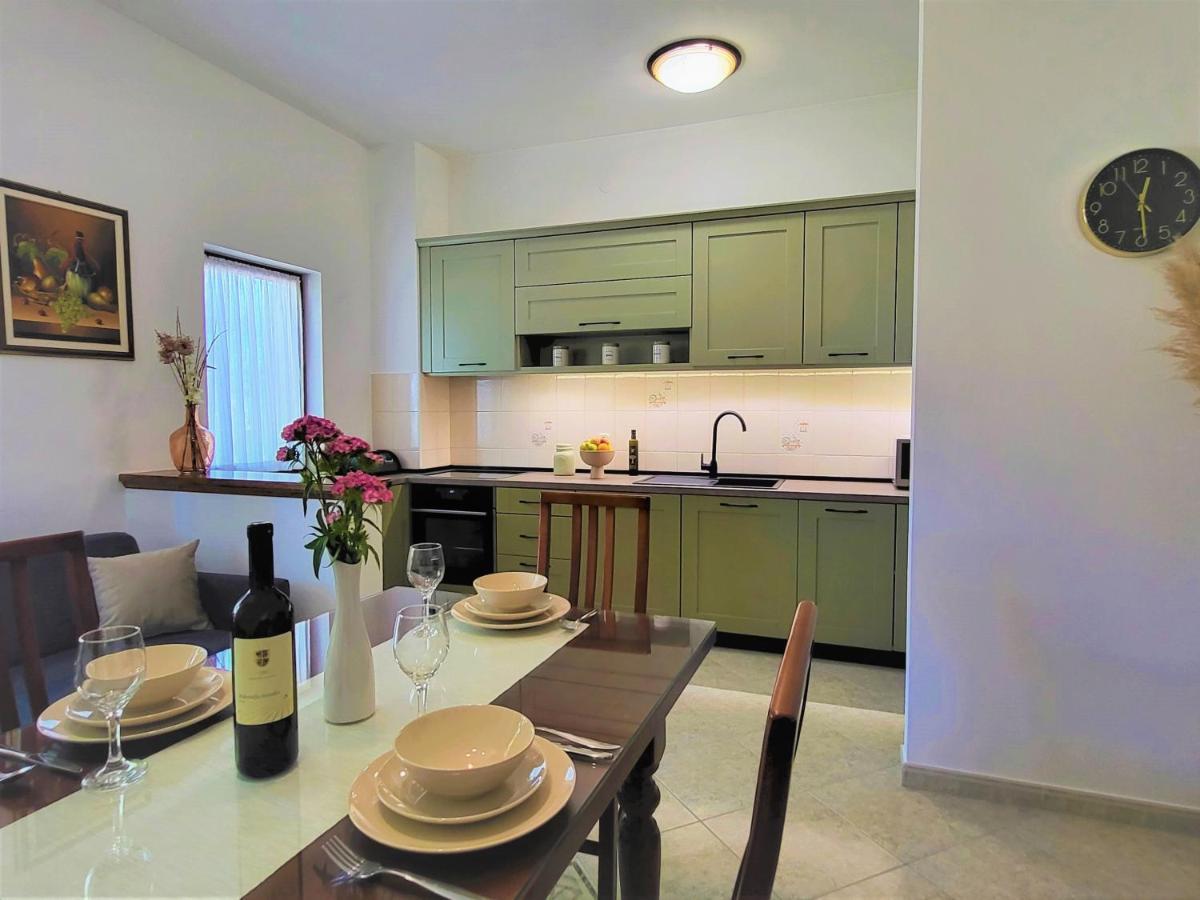 Cozy Apartment Mandula Vrsar Eksteriør bilde