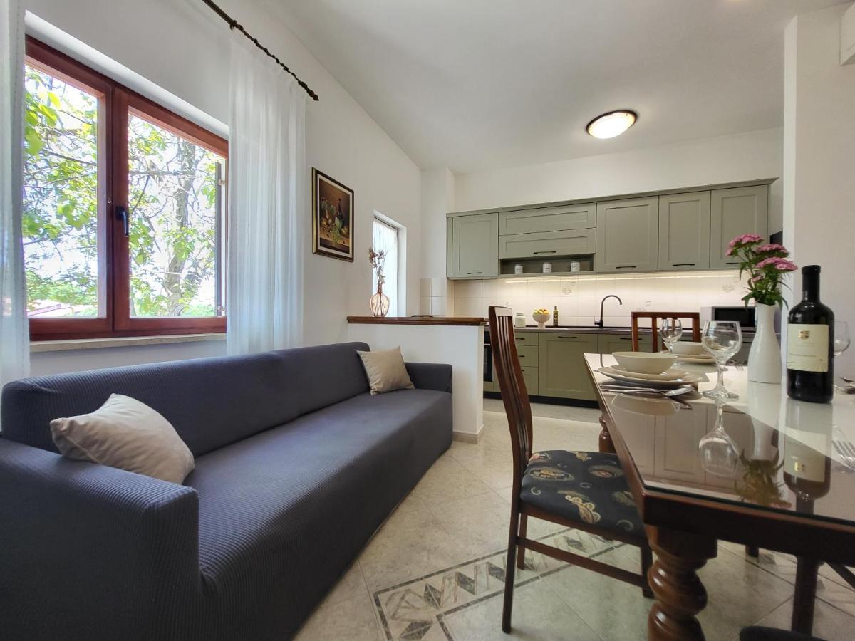 Cozy Apartment Mandula Vrsar Eksteriør bilde