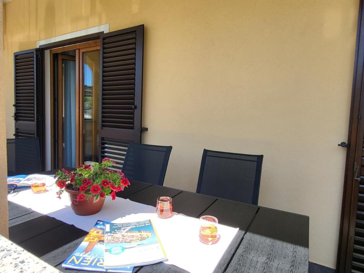 Cozy Apartment Mandula Vrsar Eksteriør bilde